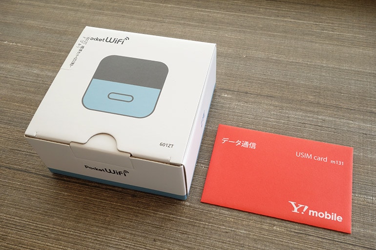 Yahoo!wifiのルーター「601ZT」の箱とSIMカード